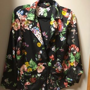 Zara floral shirt, size small. Never worn